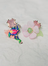 Load image into Gallery viewer, Accessories - Earring : Mismatched Flamingo Pair Pierced Earring
